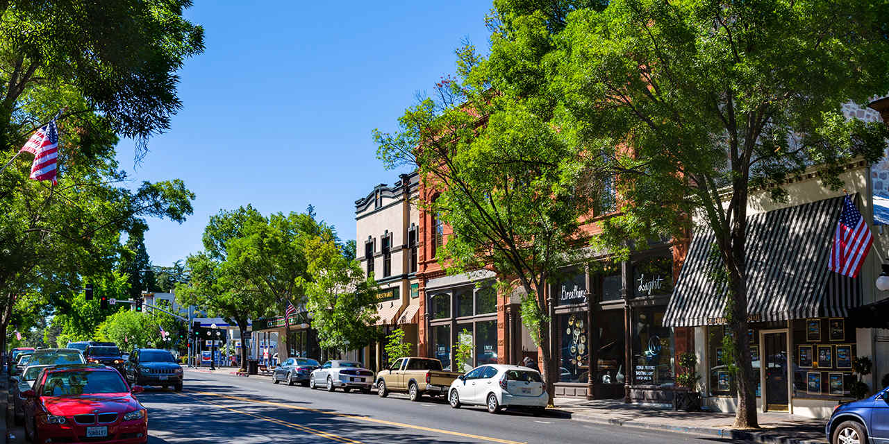 The Electroliers: St. Helena’s Iconic Streetlights, 100 Years of Light